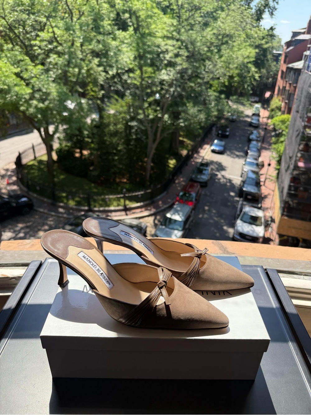 Manolo Blahnik Tan Suede Pointed Toe Knot Mules - Picture 3 of 5